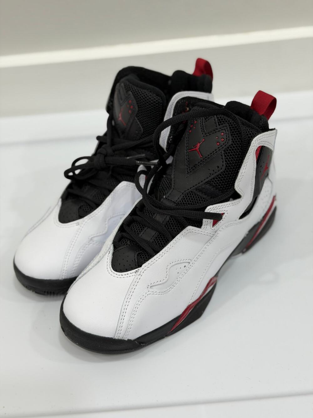 Jordan True Flight White Black Varsity Red (GS) Size 6Y 7.5 Womens